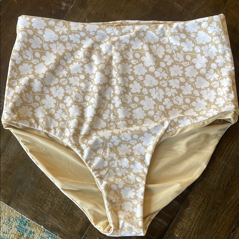 Floral High-Waisted Swim Bottoms - Cream